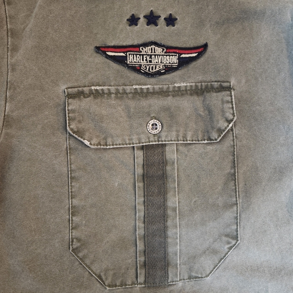 Vintage Harley Davidson Men's Short-Sleeve Army Green Distressed Shirt W Logos